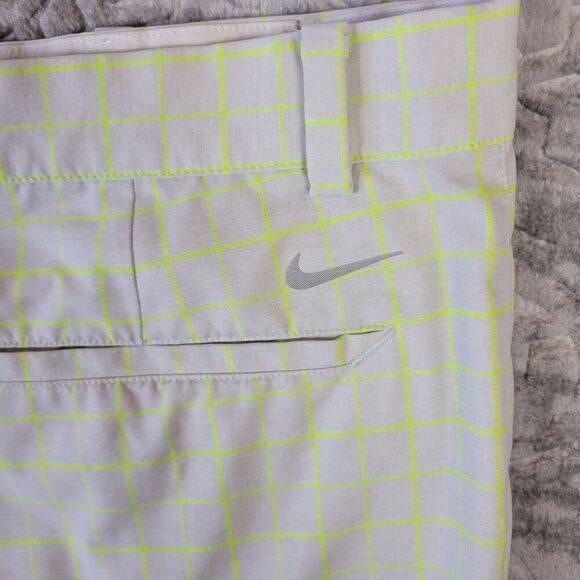 Nike Golf Shorts Mens 36 Light Gray Volt Tour Performance Dri-Fit Plaid Golfer - Picture 5 of 12